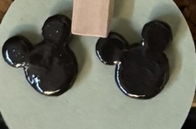 Small Famous Mouse Earrings2
