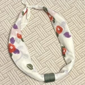Small Linen Scarf with Green Bead